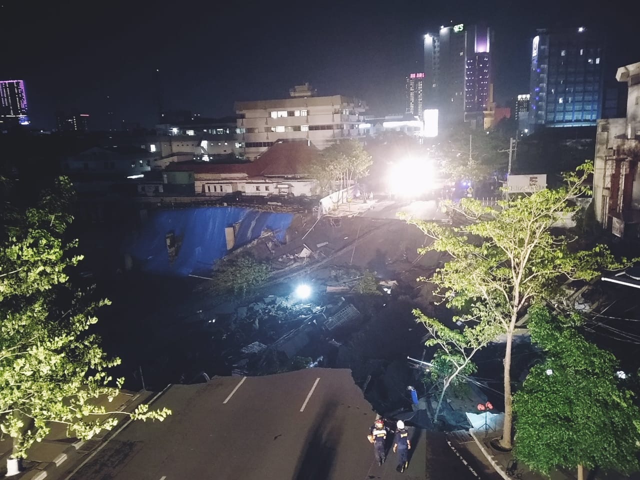 Jalan Raya Gubeng Surabaya Amblas