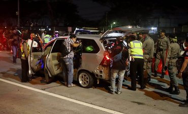 Polisi Gelar Razia Antisipasi Pergerakan People Power polisi-gelar-razia-antisipasi-pergerakan-people-power