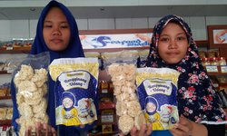 Gurihnya Rengginang Syafrida hingga Penjuru Nusantara gurihnya-rengginang-syafrida-hingga-penjuru-nusantara