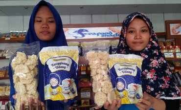 Gurihnya Rengginang Syafrida hingga Penjuru Nusantara gurihnya-rengginang-syafrida-hingga-penjuru-nusantara