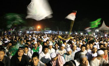 Lewat Selawat Akbar, KPUD Banyuwangi Imbau Masyarakat Tak Golput lewat-selawat-akbar-kpud-banyuwangi-imbau-masyarakat-tak-golput