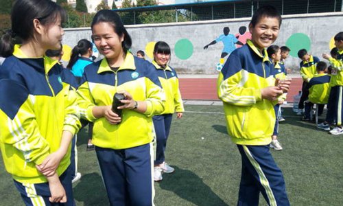 Seragam Ini Bisa Deteksi Keberadaan Siswa