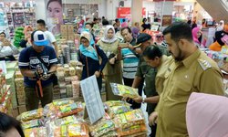 Sidak Swalayan dan Minimarket, Dinkes Probolinggo Temukan Mamin Kedaluwarsa sidak-swalayan-dan-minimarket-dinkes-probolinggo-temukan-mamin-kedaluwarsa