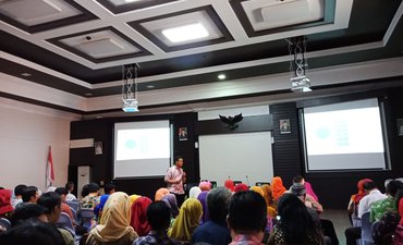 Begini Cara Eri Cahyadi Paksa Warga Surabaya Kerja Bakti begini-cara-eri-cahyadi-paksa-warga-surabaya-kerja-bakti