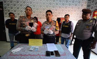 Empat Pelaku Pengedar Upal di Surabaya Ditangkap empat-pelaku-pengedar-upal-di-surabaya-ditangkap
