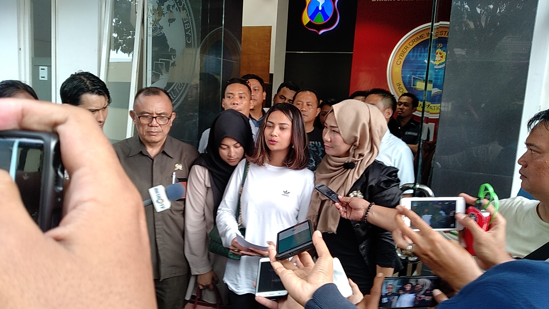 Kondom dan Celana Dalam Turut Diamankan