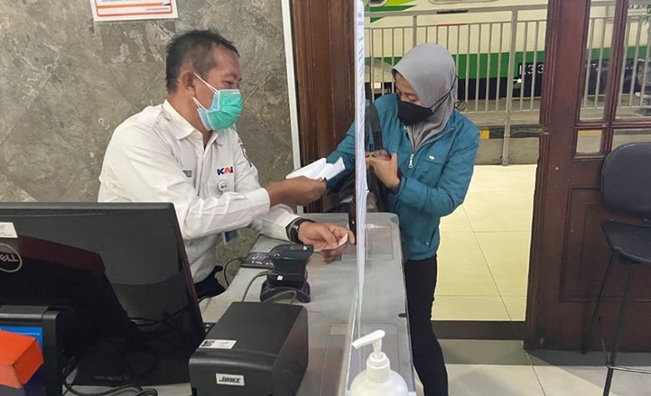 Seluruh Pelanggan Kereta Api Wilayah Daop 8 Wajib Vaksin